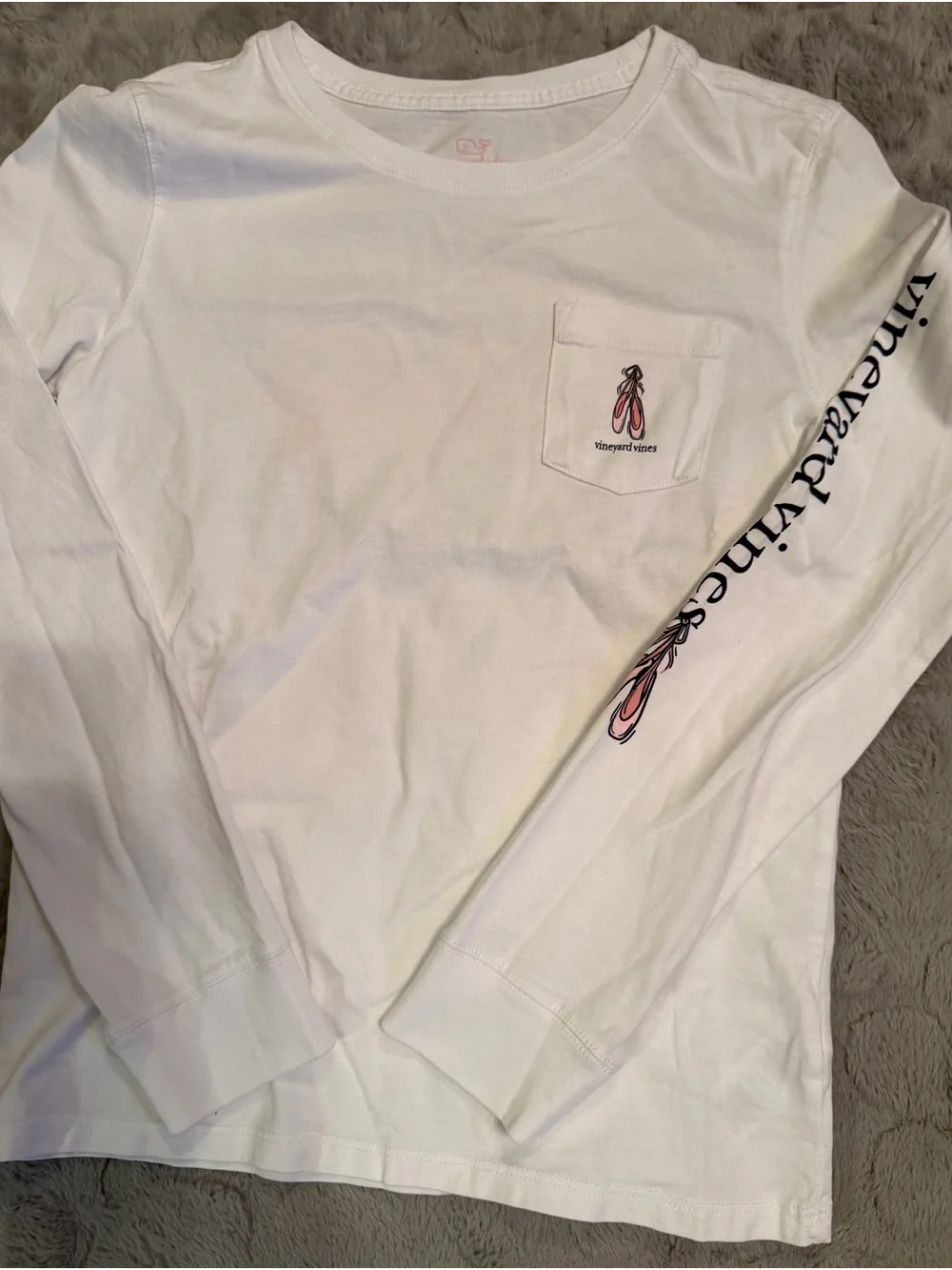 Vineyard Vines girls medium white & Pink Ballerina Whale Graphic!